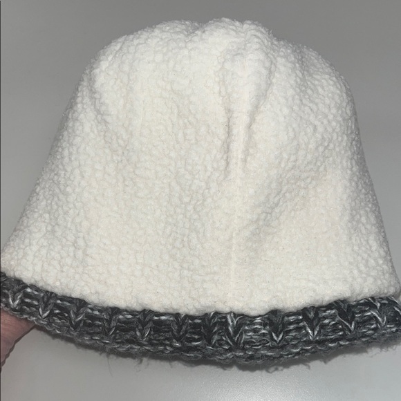 Columbia Black and Gray Knit Beanie Mens or womens OS / preowned - Picture 6 of 8